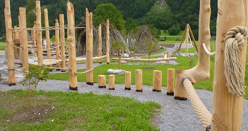 Kinderspielplatz beim Naturparkhaus Tiroler Lech in Elmen Kinderspielplatz beim Naturparkhaus Tiroler Lech in Elmen