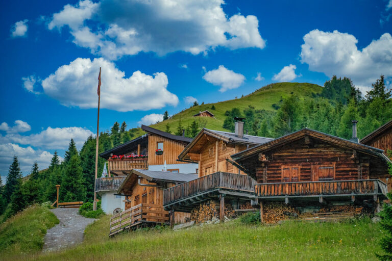 Bernhardseck Hütte in Elbigenalp